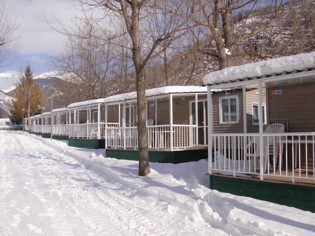 וילאיונגה דה טר Bungalows Conca De Ter חדר תמונה
