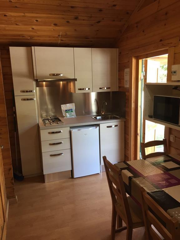 וילאיונגה דה טר Bungalows Conca De Ter מראה חיצוני תמונה